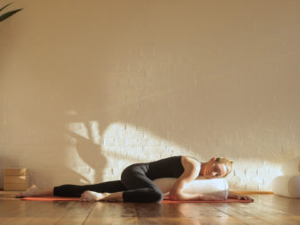 YIN YOGA